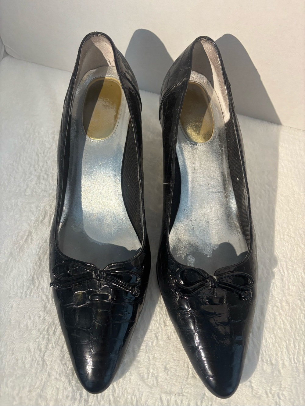 Emu Black Patent leather croc imbedded Pointed Toe Bow Pumps - Women